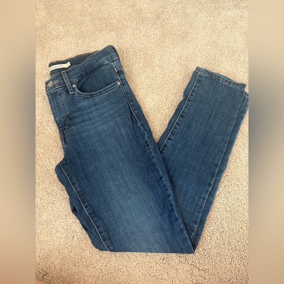 Levi's Women's 311 Shaping Skinny Jeans Size 27 Dark Indigo Blue - Picture 4 of 6